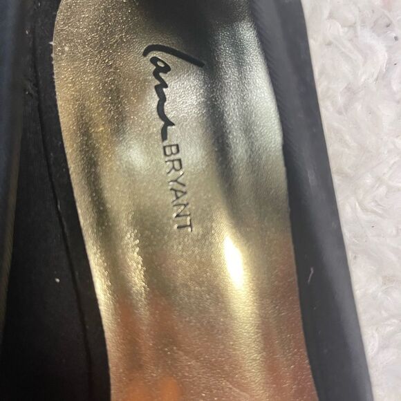 Lane Bryant Black  fabric Velvet Flats Gold 1”Heels Bow accent SZ12W - Picture 9 of 10